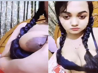 Sexy Desi Vlg Girl Shows Boobs