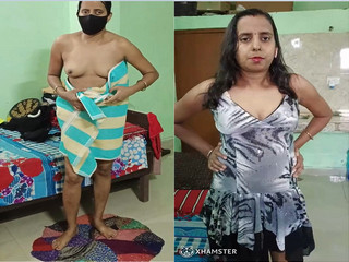 Sexy Desi Bhabhi Shows Boobs part 2