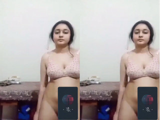 Desi Girl Shows Pussy On VC