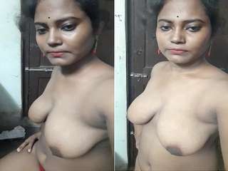 Today Exclusive- Super Sexy Look Desi Girl Showing Her big Boobs part 1