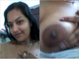 Today Exclusive- Horny Mallu Bhabhi Showing Her Big Boobs