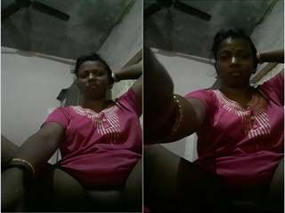 Today Exclusive- Horny Tamil Bhabhi Showing Her Pussy