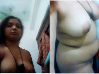 Today Exclusive- Sexy Desi Look pak Girl Showing her Boobs and Pussy Part 1