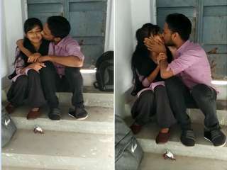 Today Exclusive- Hot Odia Clg Lover Kissing