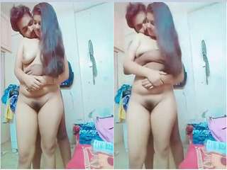 Exclusive-  Hot Look Desi Girl With Lover