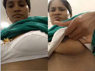 Today Exclusive- Super Hot Look Desi Telugu Bhabhi Showing Her Boobs Part 1