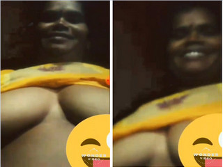 Exclusive- Horny Mallu Aunty Sowing Her Boobs on Video Call