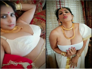 Exclusive- Desi Busty Aunty Exposing her Big Fucking Boobs