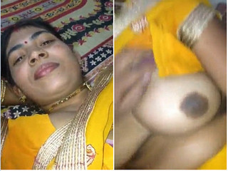 Sexy look Randi Bhabhi Boob pressing