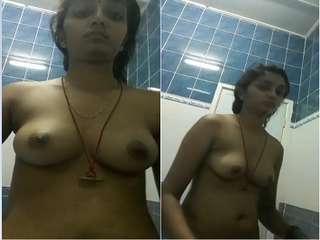 Today Exclusive- Cute look Desi Girl Record Nude Selfie For Lover