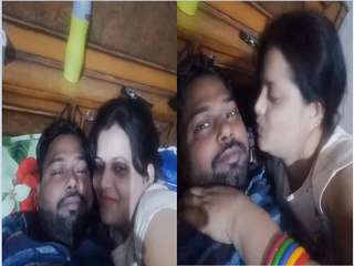 Today Exclusive-Desi Couple kissing