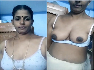 Exclusive- Sexy Indian Wife Showing Her Boobs
