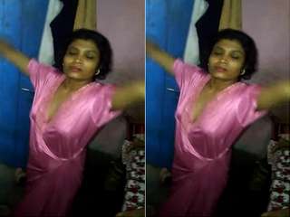Today Exclusive- Sexy Bhabhi Dancing Record By Hubby